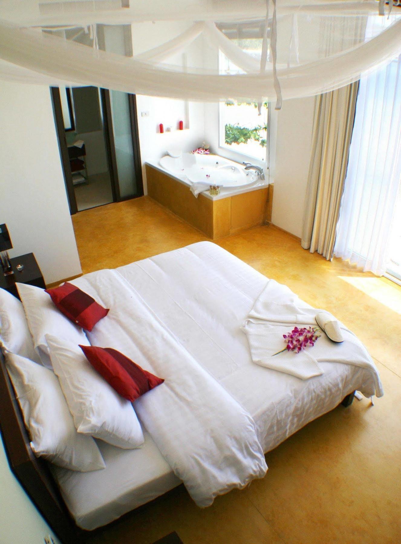 Mandalai Hotel 恰洛克拉姆 外观 照片